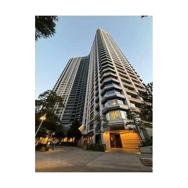 スカイズ　タワー＆ガーデン 外観