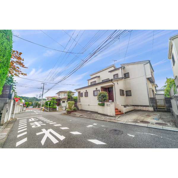 横浜市栄区本郷台５丁目 前面道路