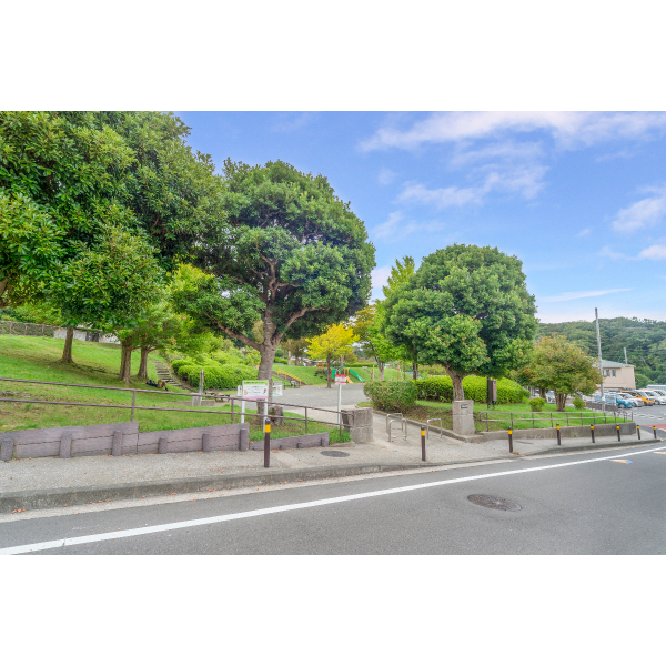 横浜市栄区本郷台５丁目 本郷台赤坂公園（公園）まで約180m（徒歩3分）