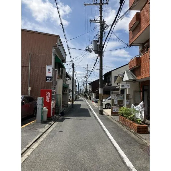 聚楽ハイツ 前面道路（南向き）