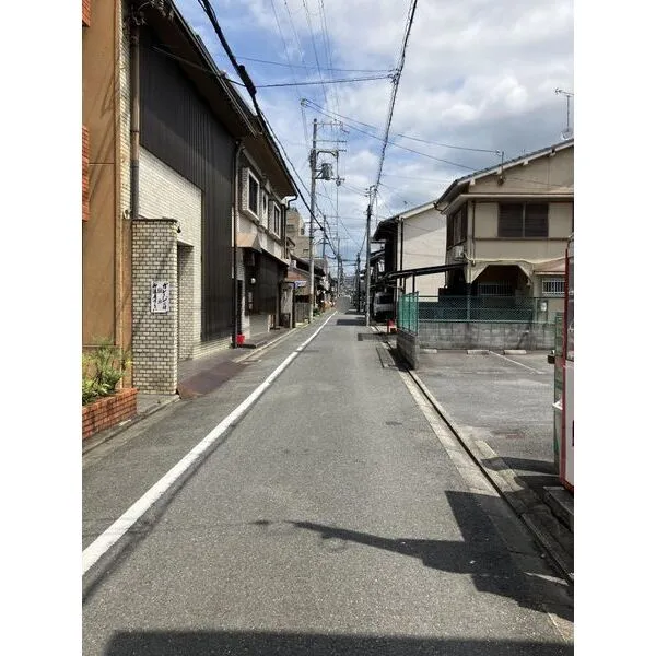 聚楽ハイツ 前面道路（北向き）