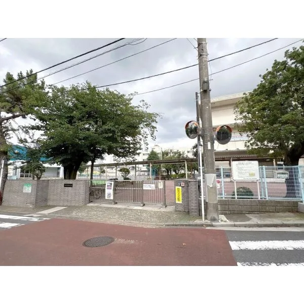 妙蓮寺ハウスB棟 市立白幡小学校(小学校)まで約650m(徒歩9分)