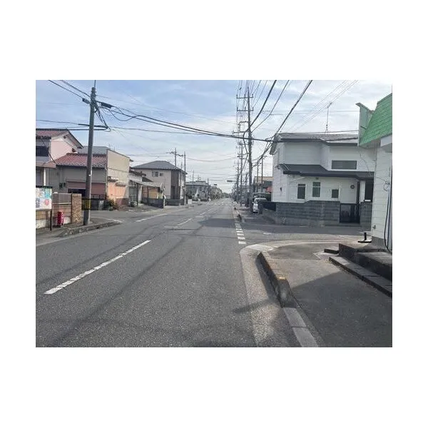 さいたま市見沼区春岡3丁目 北東側前面道路(2)(2026年2月撮影)