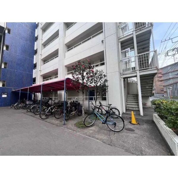 クィーポ狛江 駐輪場