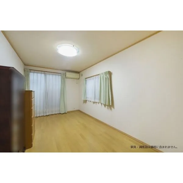 岩倉市大市場町郷廻 洋室