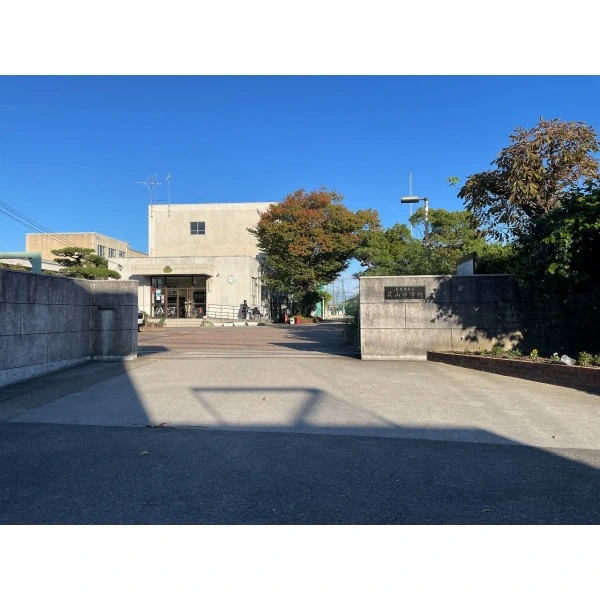 名古屋市瑞穂区片坂町２丁目 萩山中学校（中学校）まで約530m（徒歩7分）