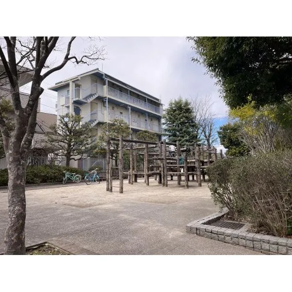 ガーデンハイツ小平1番館 敷地内公園