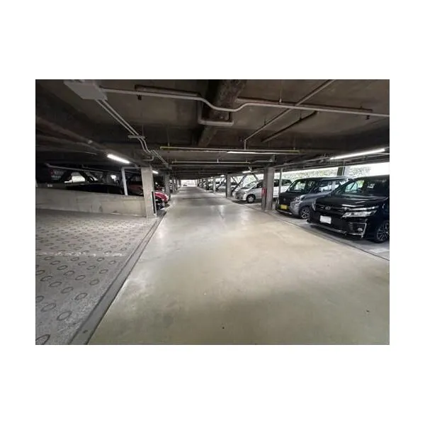 パークシティ鳥見 駐車場