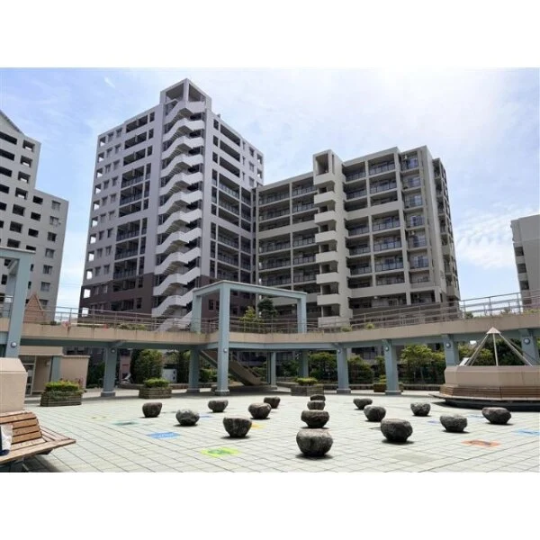 プロムナード仲町台３号棟 外観