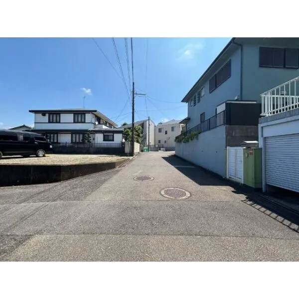 川崎市多摩区栗谷３丁目 前面道路含む現地写真