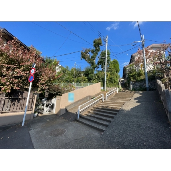 国立市北1丁目 前面道路