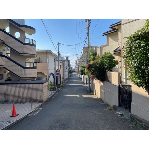 国立市北1丁目 前面道路