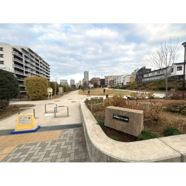 横浜市西区伊勢町３丁目 もくせい公園（公園）まで約200m（徒歩3分）
