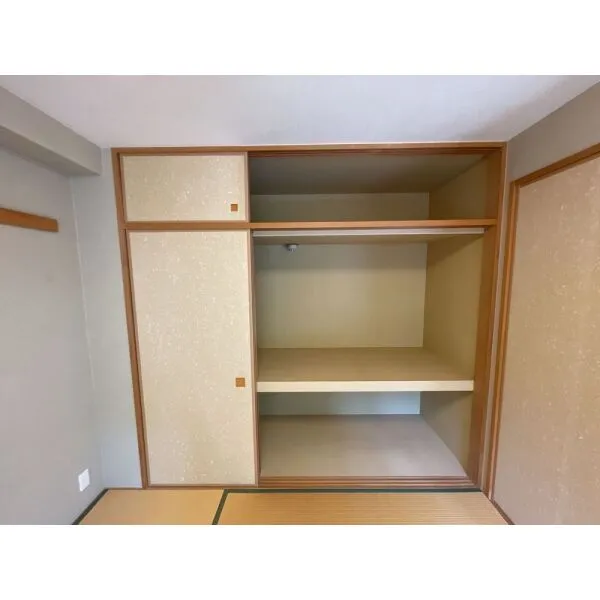 サンヴェールエルゼ甲陽園 和室約6畳の収納