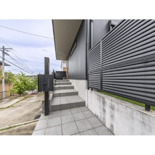 名古屋市千種区徳川山町３丁目 玄関