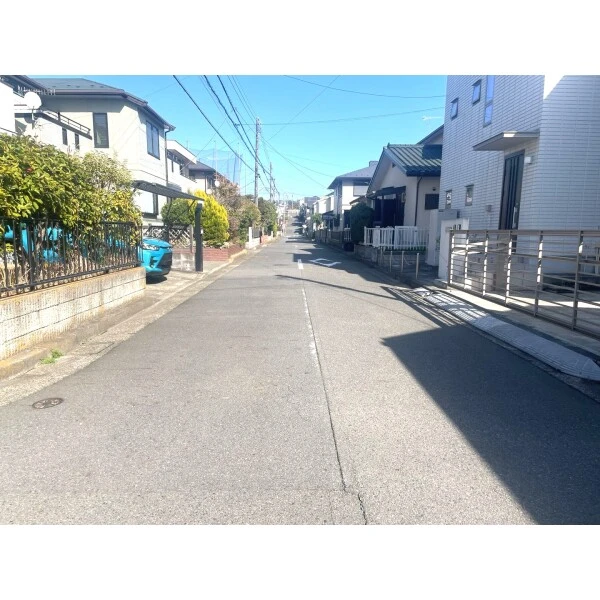 平塚市ふじみ野１丁目 南東側公道　前面道路