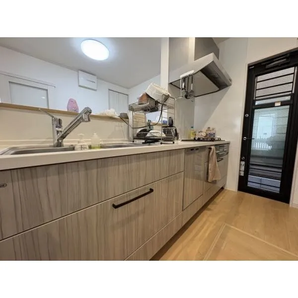 向日市鶏冠井町楓畑 広々としたI型キッチンでお料理もお楽しみいただけます!