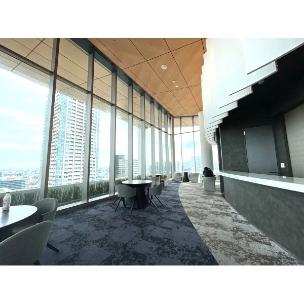 ＭＩＤ　ＴＯＷＥＲ　ＧＲＡＮＤ スカイラウンジ