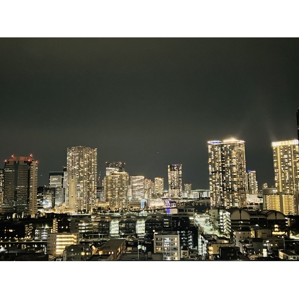 ＭＩＤ　ＴＯＷＥＲ　ＧＲＡＮＤ バルコニーからの夜の眺望