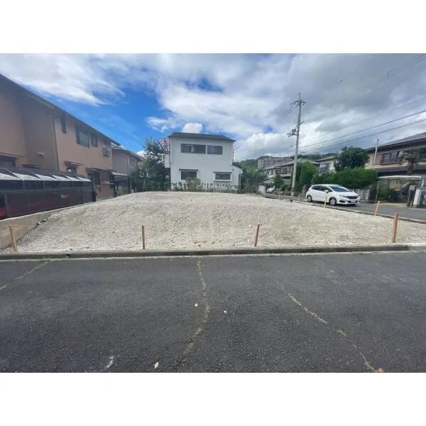 宝塚市中山五月台2丁目 東側からの現地写真