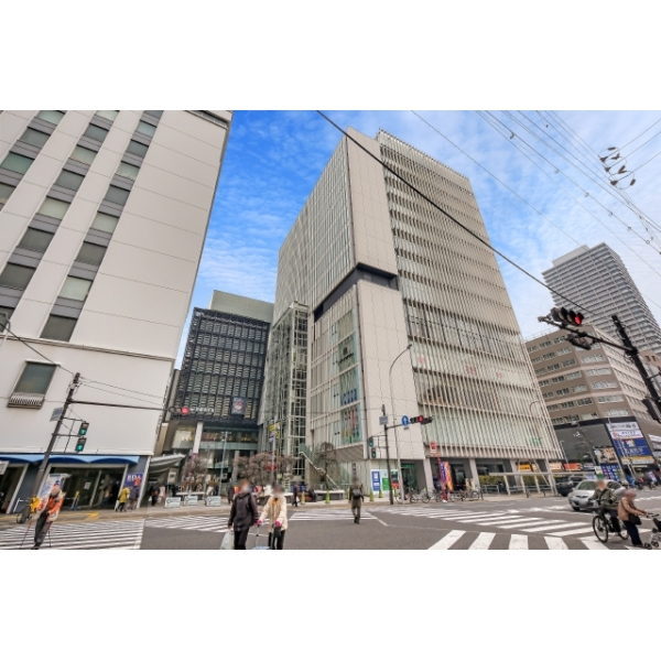 上本町ヒルズマーク 上本町YUFURA（ショッピングセンター）まで約460m（徒歩6分）