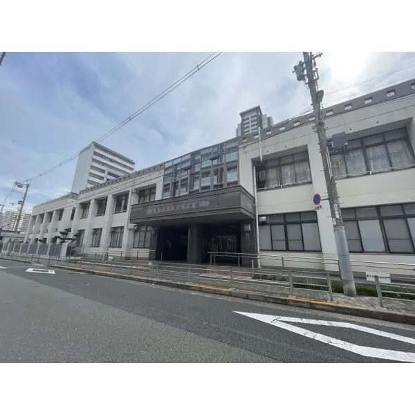 上本町ヒルズマーク 市立夕陽丘中学校（中学校）まで約860m（徒歩11分）