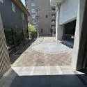 ザ・パークハウス阿倍野昭和町 敷地内にはバイク置き場もございます。共用部は整然と保たれており、管理状態の良さが伺えます。