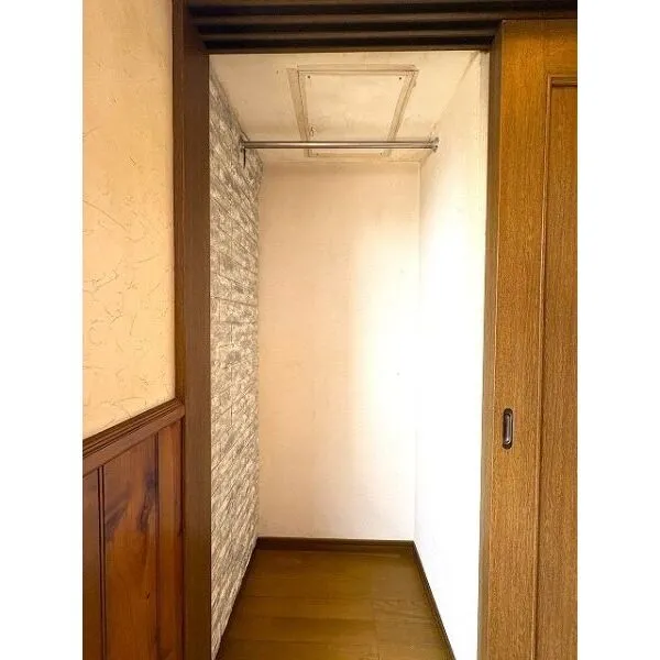 プラザ町屋弐番館 洋室(2)にある収納