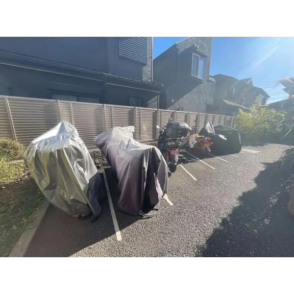 シースペース小金井 バイク置き場