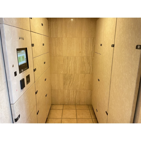 ナイスアークステイツ横濱中山Ｃ棟 宅配ボックス