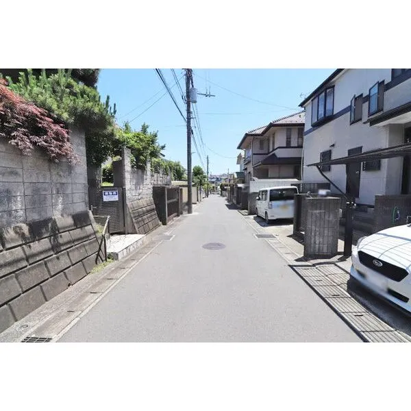 松戸市秋山 南側公道約4.4ｍ　閑静な住宅街です