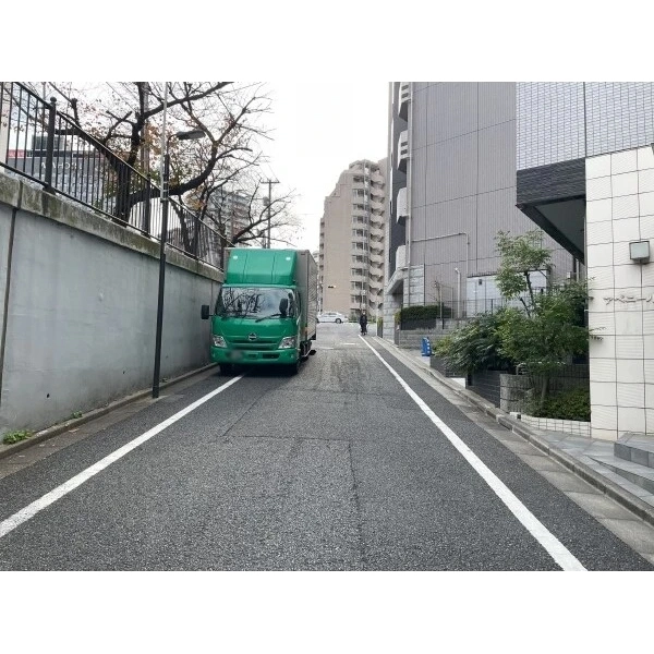 アベニール大塚 前面道路