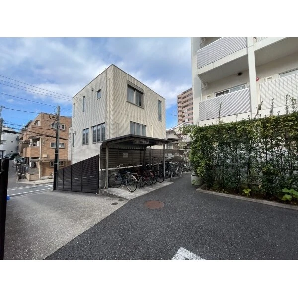 アベニール大塚 駐輪場