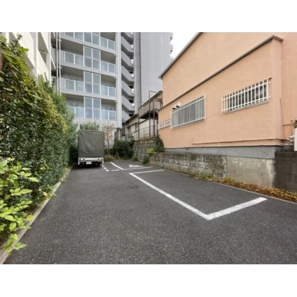 アベニール大塚 駐車スペース