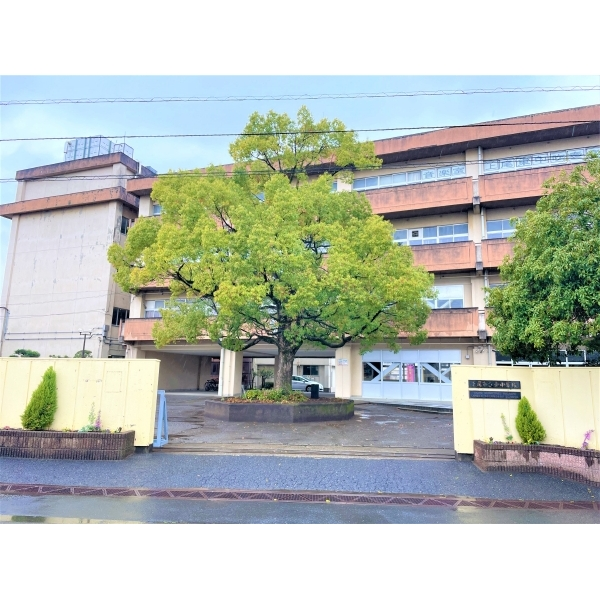 上尾市緑丘５丁目 上尾市立東中学校（中学校）まで約1200m（徒歩15分）