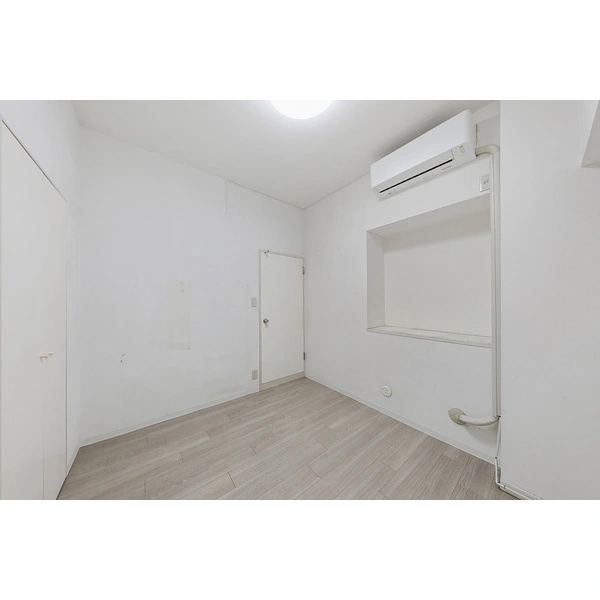 グリーンパーク新綾瀬 納戸約4.8畳※家具・調度品は価格に含まれません