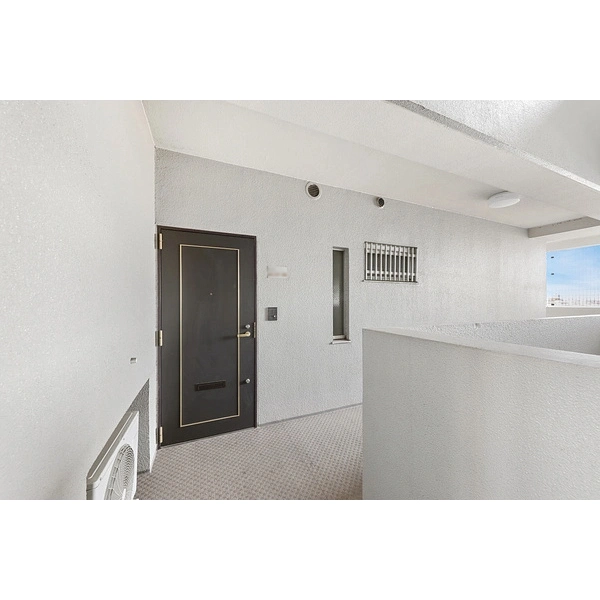 グリーンパーク新綾瀬 玄関外