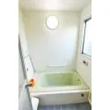 柏市大津ケ丘４丁目 寛ぎのひと時を過ごす浴室。窓付きなので換気ができます