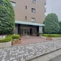 ソフィア王子神谷クラッセ 植栽が出迎えるエントランス