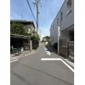 杉並区本天沼３丁目 東側前面道路（２０２６年８月撮影）