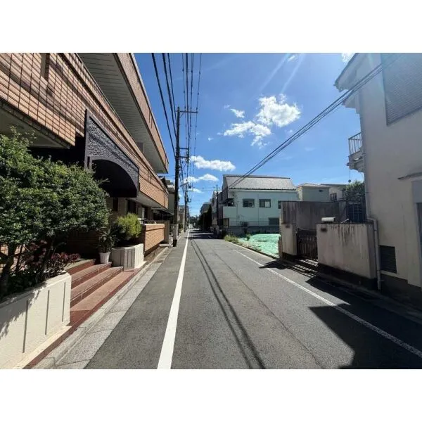 世田谷区瀬田２丁目 前面道路：前面公道：幅員約6.0m(撮影年月：2026年08月)