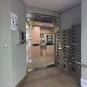 パルク西新宿 セキュリティ良好のオートロックシステム有、令和４年に大規模修繕・エントランス改装工事がされています。