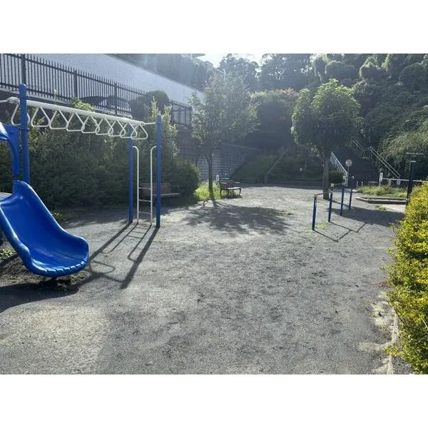 サンクタス横浜南の丘 杉田六丁目公園 約60m