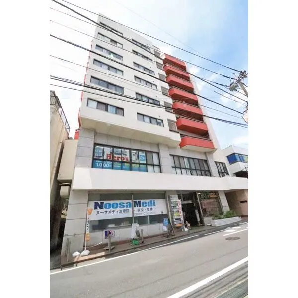 東和サープラス柿生 3階から上が住戸部分となります。