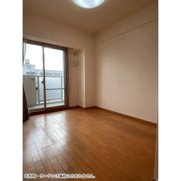 モンセーヌ高槻セレシア 洋室５畳（リビング横）