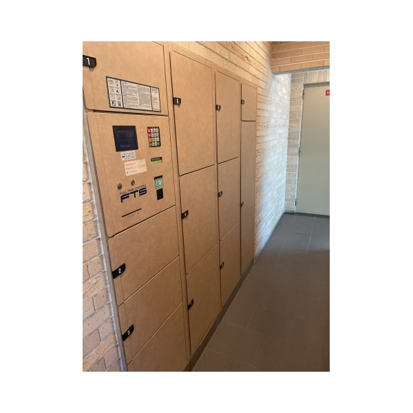 モンセーヌ高槻セレシア 宅配ボックス