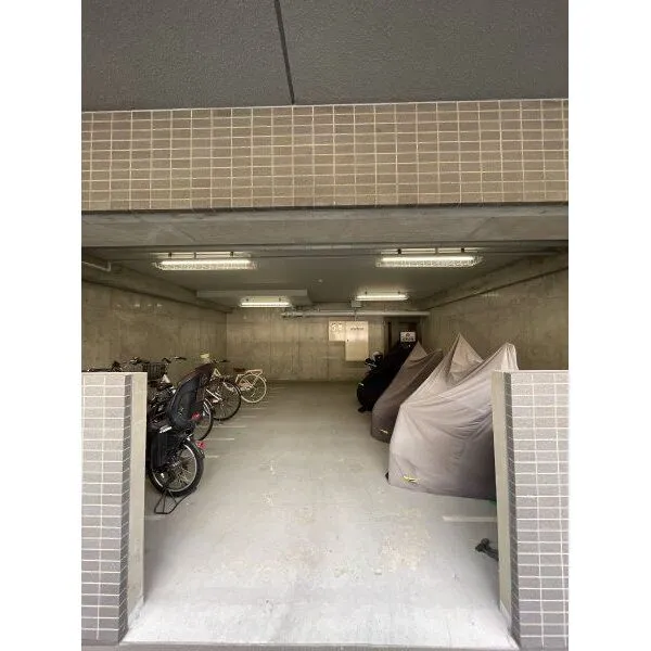 六甲高羽パークハウス 駐輪場