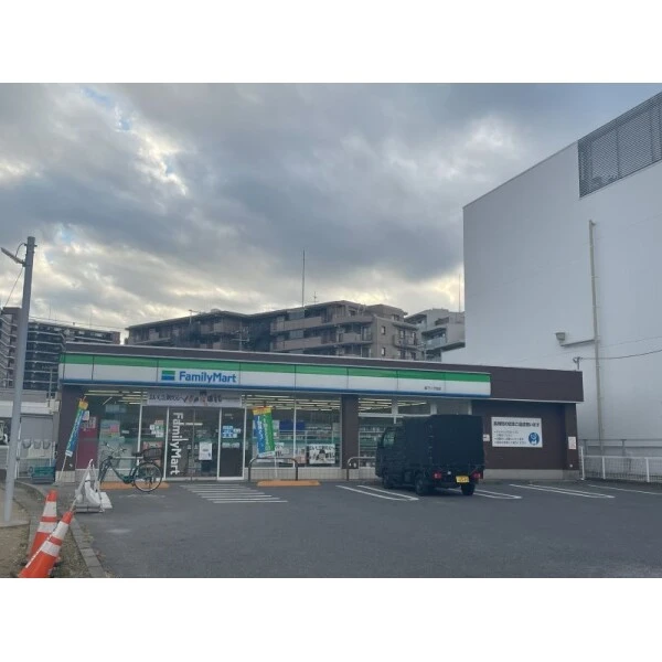 セジョリ板橋坂下 ファミリーマート坂下二丁目店（コンビニ）まで約70m（徒歩1分）
