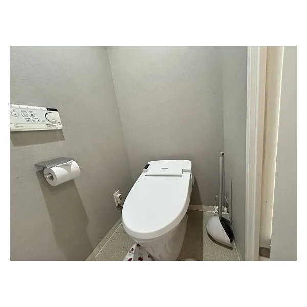 プレティナレジデンス橦木町 タンクレスのトイレでございます！