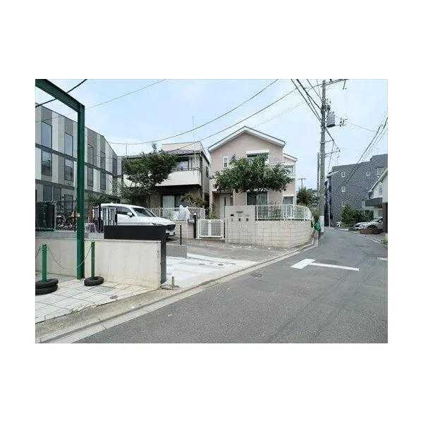 東京都世田谷区砧6丁目 前面道路(撮影 2026.07)